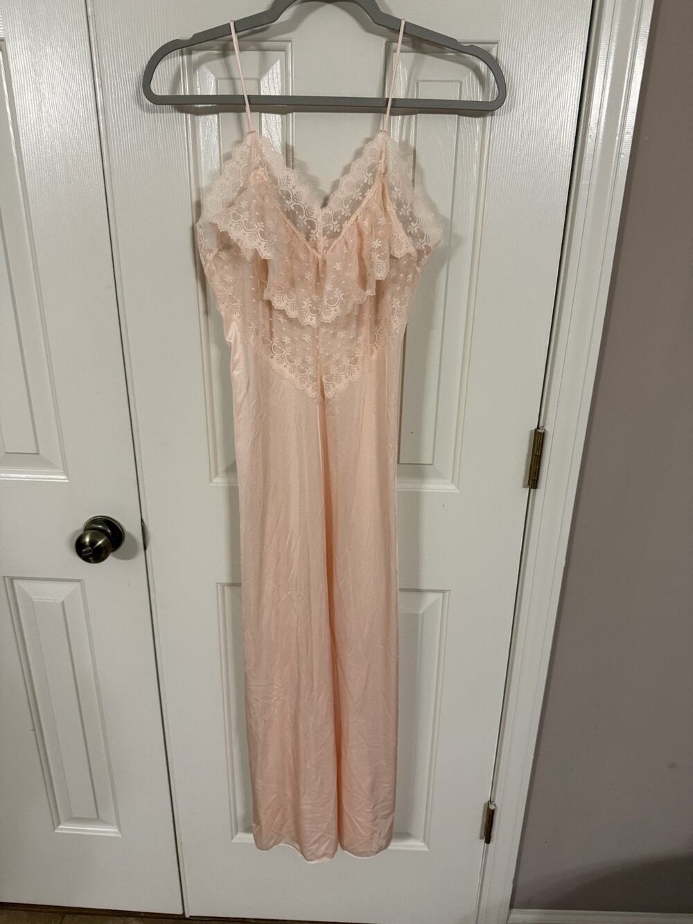 Gilead Vintage 1950s Blush Pink Nightgown Lace Midi Ruffles Petite